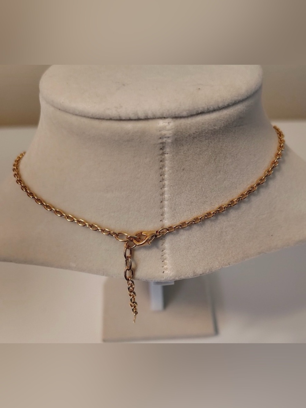Nina Ricci Butterfly Gold Necklace NWOT - Picture 6 of 7